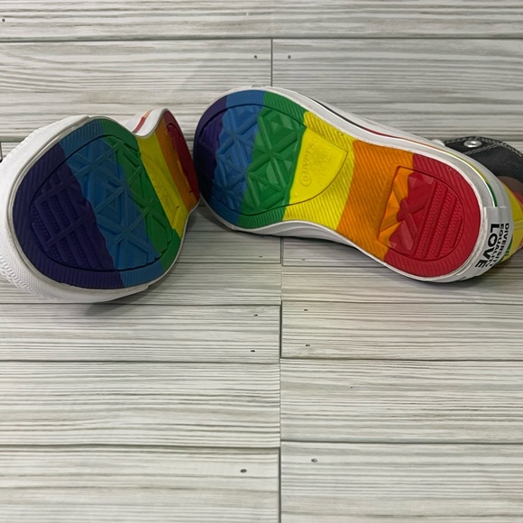 ✨Converse✨ Pride Theme Hightop - Picture 12 of 14